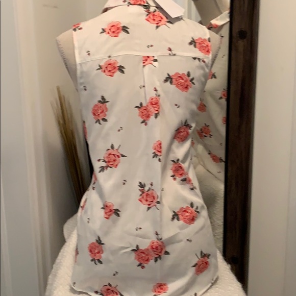 H&M Floral Button Down Sleeveless Shirt - Picture 4 of 5